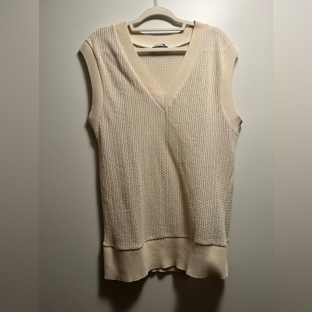 Oversized vest straw
